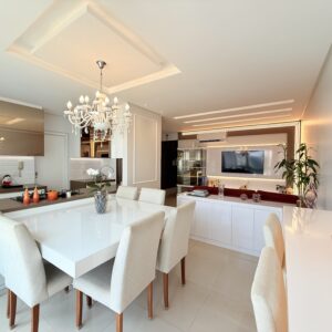 Apartamento no Bairro Velha em Blumenau com 3 Dormitórios (1 suíte) e 100 m²