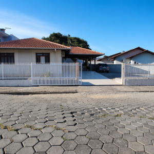 Vende Casa No Testo Salto Com 3 Quartos